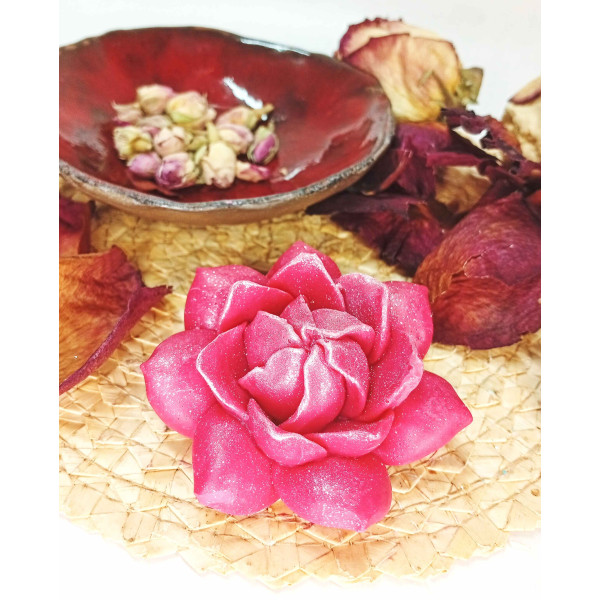 Mýdlový lotosový květ - červený