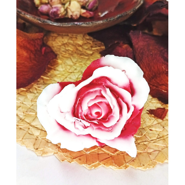 Mýdlové srdce růže - červenobílé