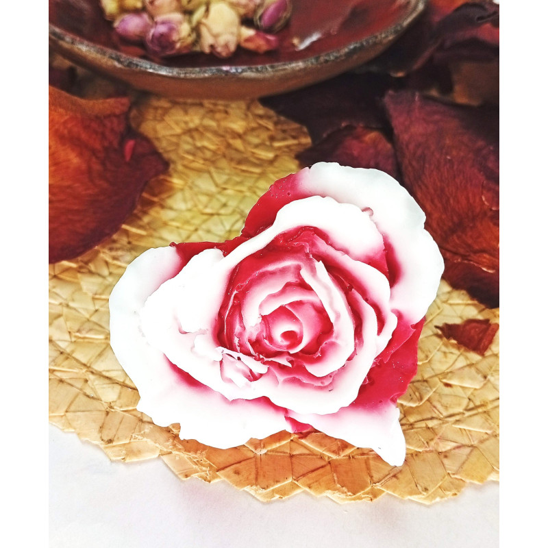 Mýdlové srdce růže - červenobílé