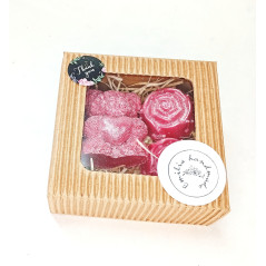 Malá kazeta medvídek se srdíčkem, růže malá, červená