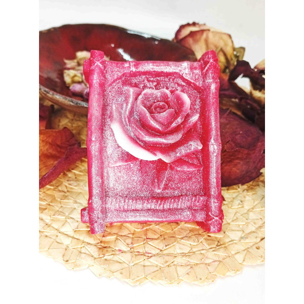 Mýdlová růže v rámečku, červená