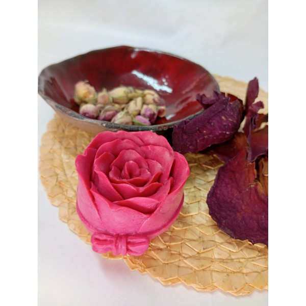 Mýdlová růže s mašli - červená