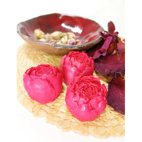 Mýdlová pivoňka poupě - červená