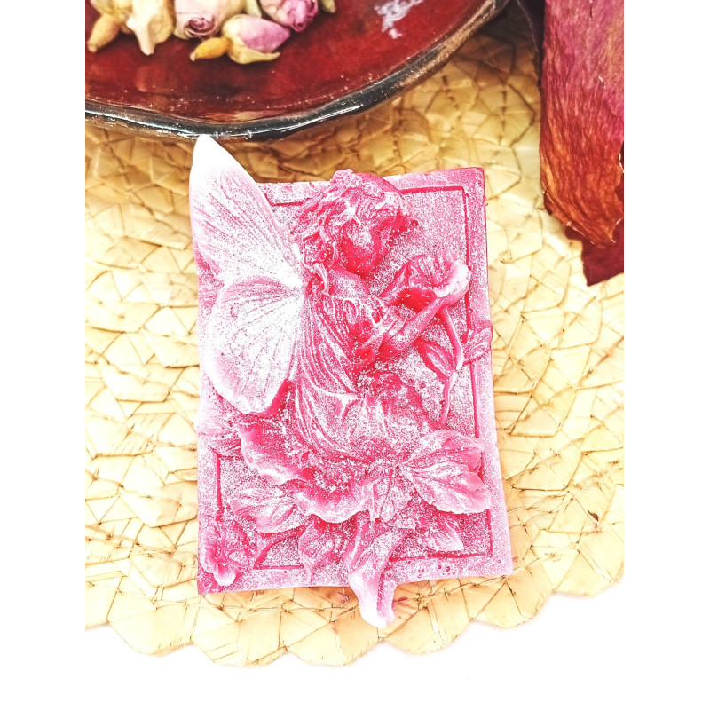 Mýdlová víla na květu - červenobílá s glitry